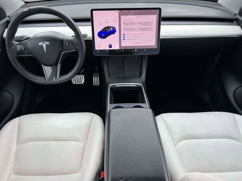 Used 2022 Tesla Model Y Performance image 17