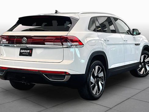 Used 2025 Volkswagen Atlas Cross Sport SE w/ Panoramic Sunroof Package FWD image 13