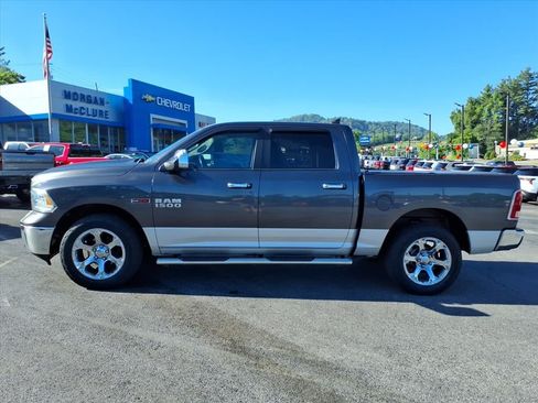 Used 2018 RAM 1500 Laramie AWD/4WD image 2