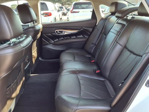 Used 2016 INFINITI Q70 L 3.7 w/ Deluxe Touring Package image 19