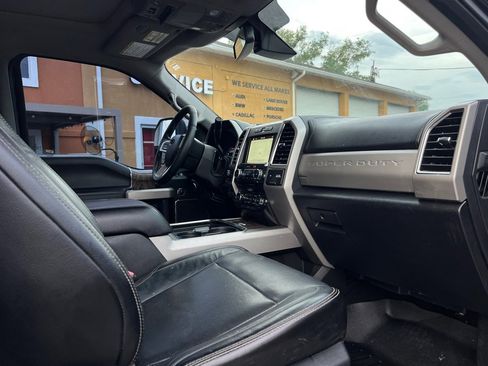 Used 2018 Ford F250 Lariat w/ Lariat Ultimate Package AWD/4WD image 19