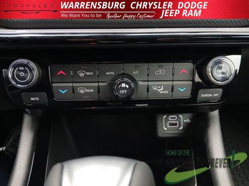 New 2026 Jeep Compass Latitude image 22