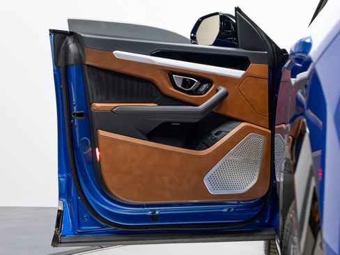 Used 2019 Lamborghini Urus image 59