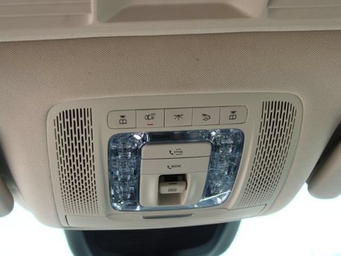 Used 2021 Mercedes-Benz GLE 350 w/ Premium Package image 19