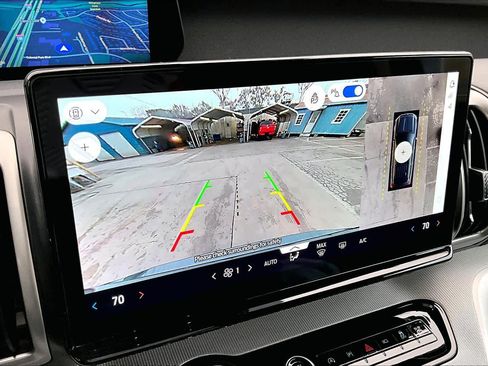 Used 2025 Ford Expedition Active image 28