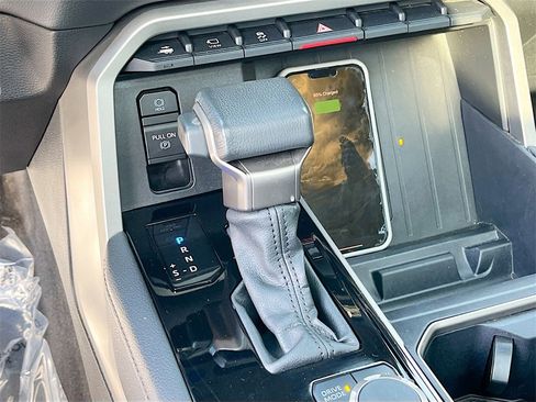 Used 2022 Toyota Tundra Limited image 14