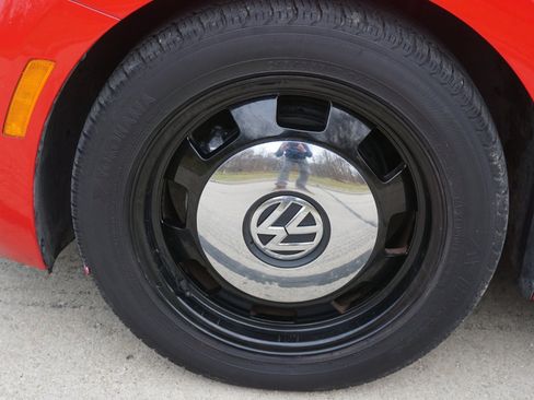 Used 2014 Volkswagen Beetle 2.5 image 9