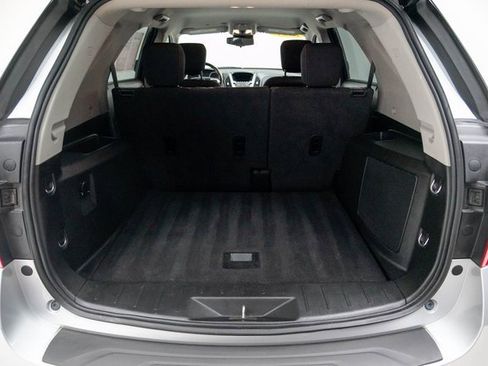 Used 2017 Chevrolet Equinox LT w/ Convenience Package image 9