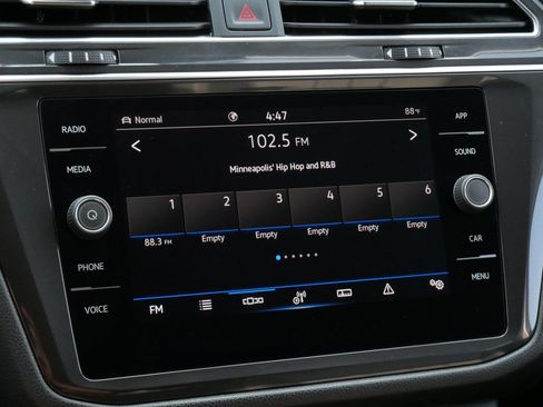 Certified 2023 Volkswagen Tiguan SE AWD/4WD image 22