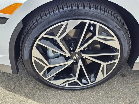 Used 2024 Hyundai Ioniq 6 SEL RWD image 9