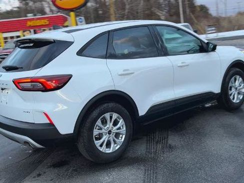 Certified 2025 Ford Escape Active image 3