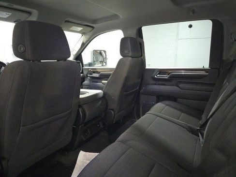 Used 2024 Chevrolet Silverado 3500 LT image 9