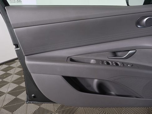 Used 2024 Hyundai Elantra SEL FWD image 19