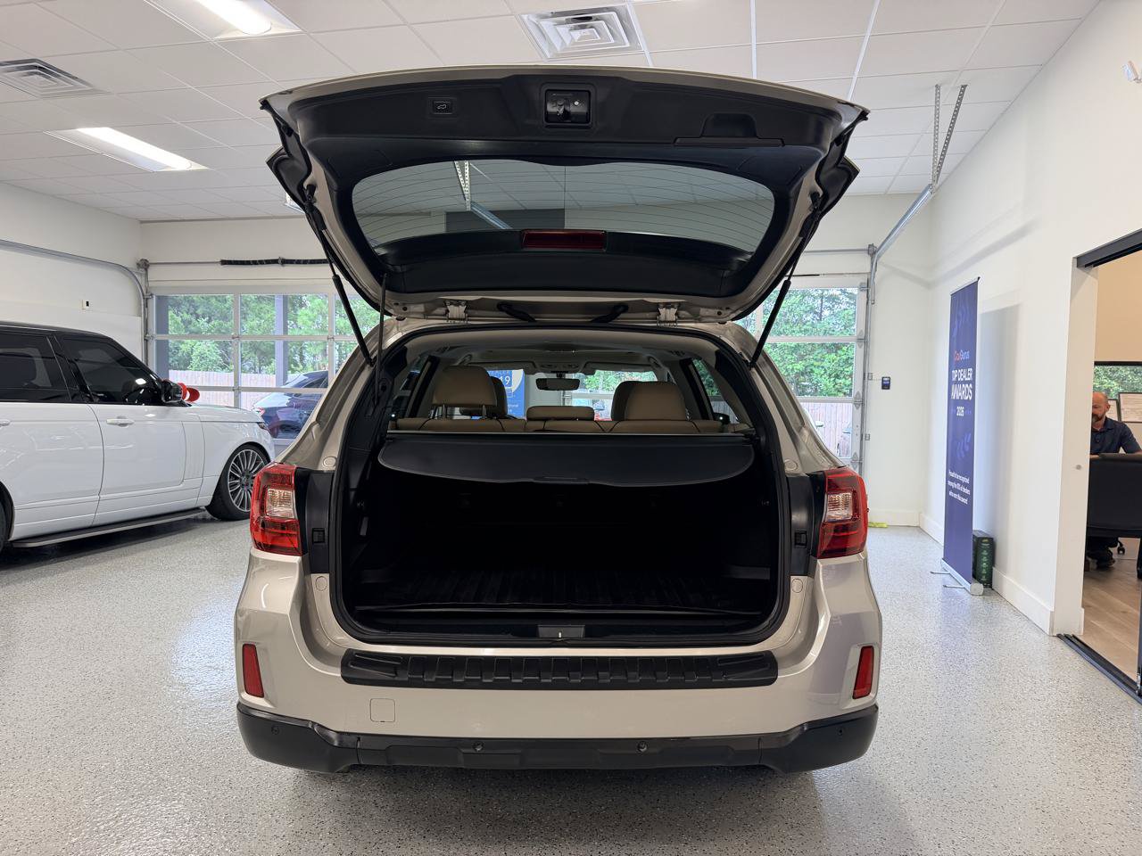 Used 2017 Subaru Outback 2.5i Limited AWD/4WD image 19
