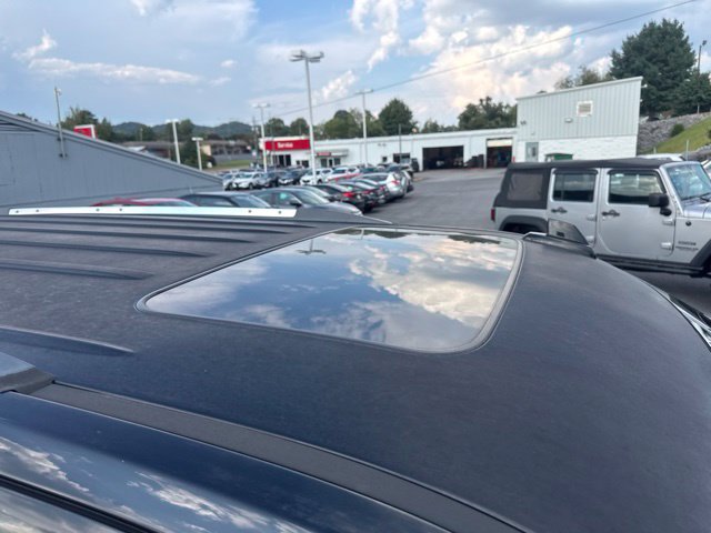 Used 2017 Chevrolet Tahoe Premier AWD/4WD image 10