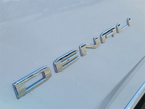 New 2026 GMC Yukon XL Denali w/ Denali Reserve Package image 8