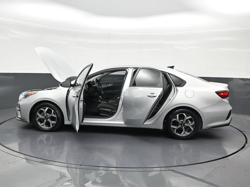 Used 2020 Kia Forte LXS FWD image 33