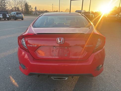 Used 2019 Honda Civic Sport image 6