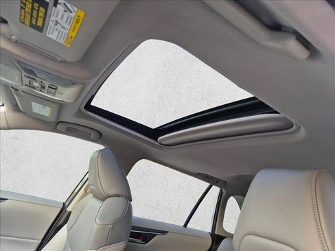 Used 2019 Toyota RAV4 XLE Premium FWD image 14