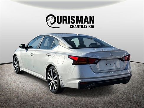 Used 2020 Nissan Altima 2.5 SR w/ Premium Package image 4