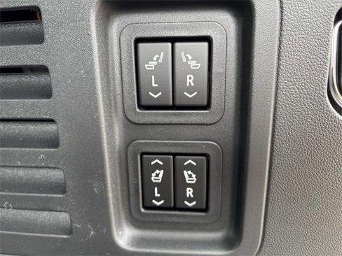 New 2026 Chevrolet Traverse RS image 45