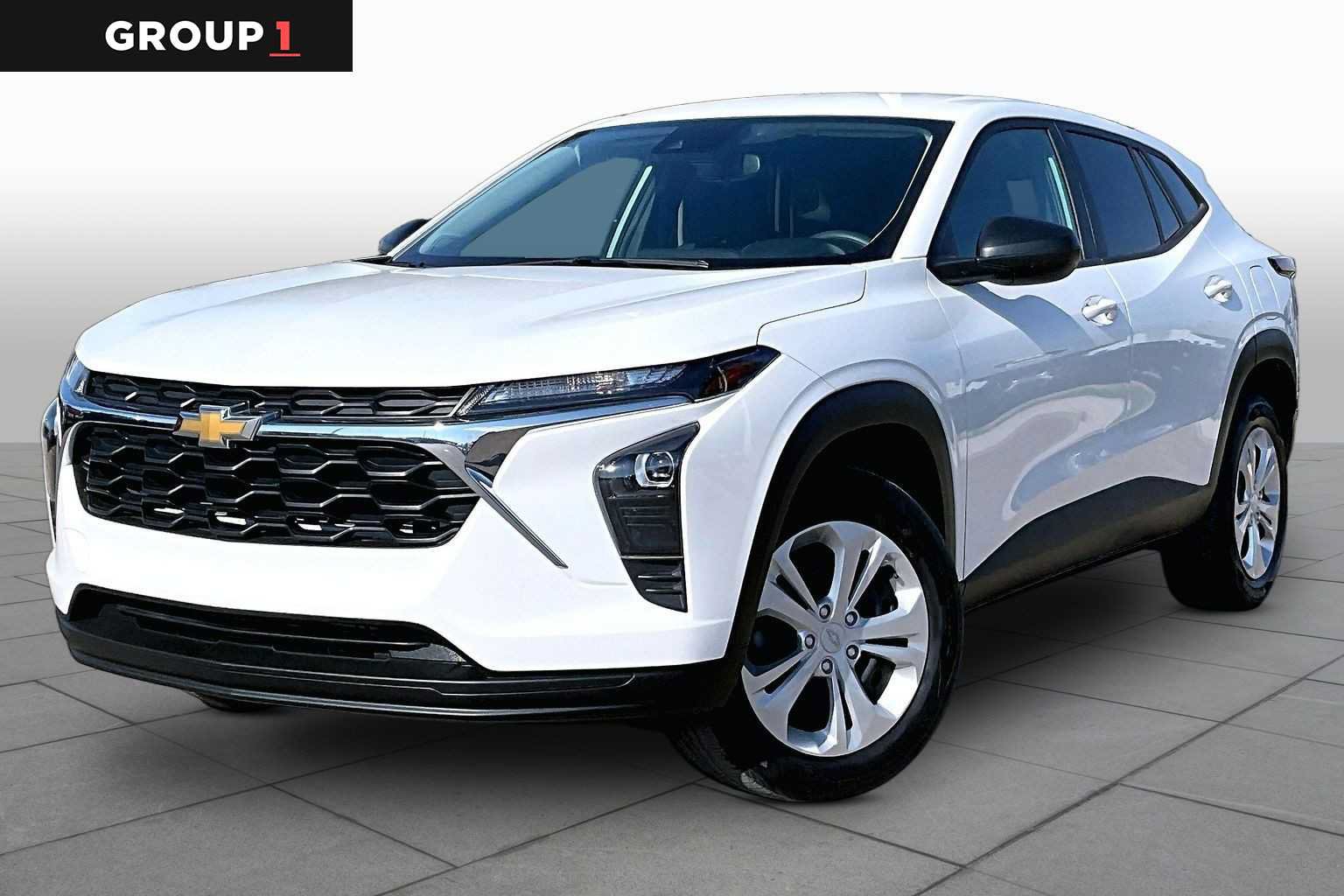 Used 2025 Chevrolet Trax LS FWD image 1