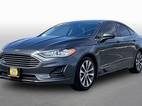 Used 2019 Ford Fusion SE AWD/4WD image 1