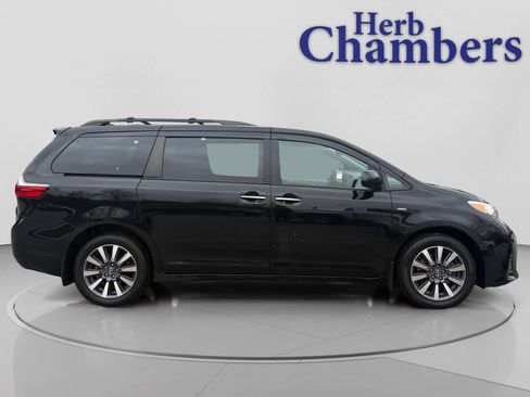 Used 2020 Toyota Sienna XLE Premium image 12