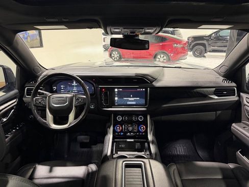 Used 2022 GMC Yukon XL Denali RWD image 21