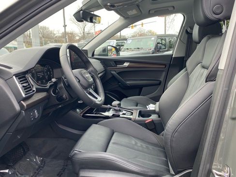 Used 2024 Audi Q5 e Premium w/ Convenience Package image 14