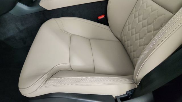 New 2026 Volvo XC90 T8 Plus w/ Protection Package Premier AWD/4WD image 13
