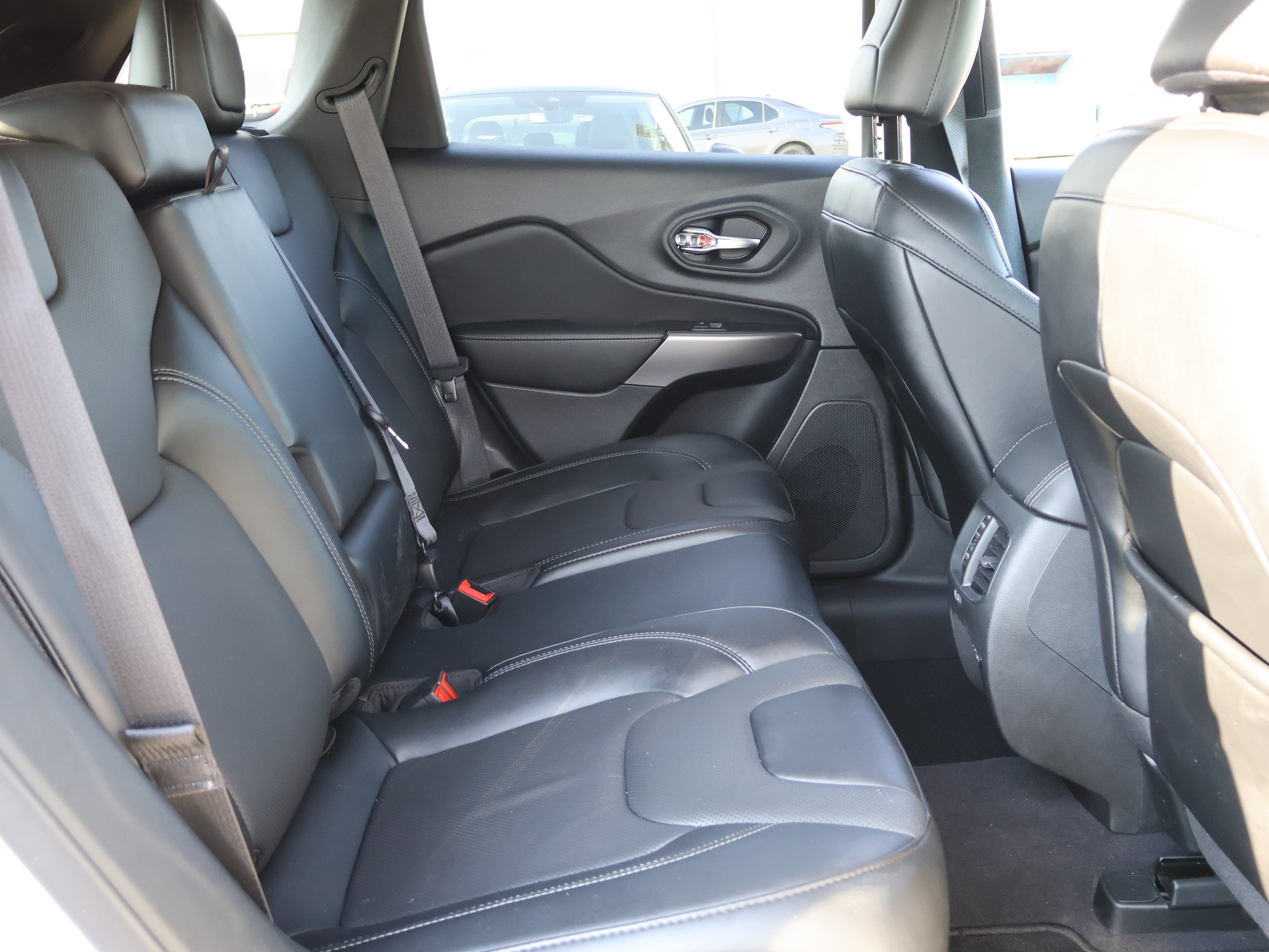 Used 2022 Jeep Cherokee Latitude Lux AWD/4WD image 10