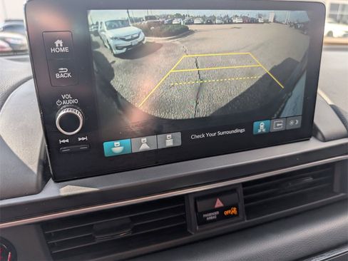 Certified 2025 Honda Pilot Touring image 14