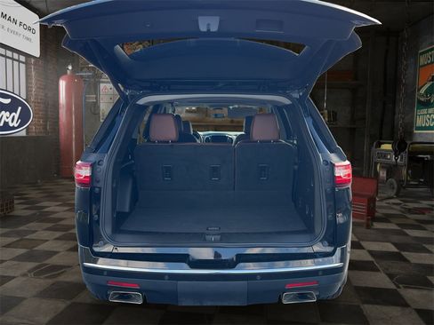 Used 2021 Chevrolet Traverse High Country image 10