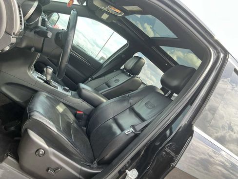 Used 2018 Jeep Grand Cherokee Overland AWD/4WD image 9