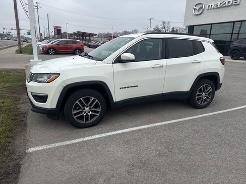 Used 2017 Jeep Compass Latitude image 2