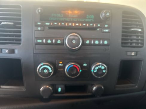 Used 2013 Chevrolet Silverado 2500 LT w/ Interior Plus Package image 17