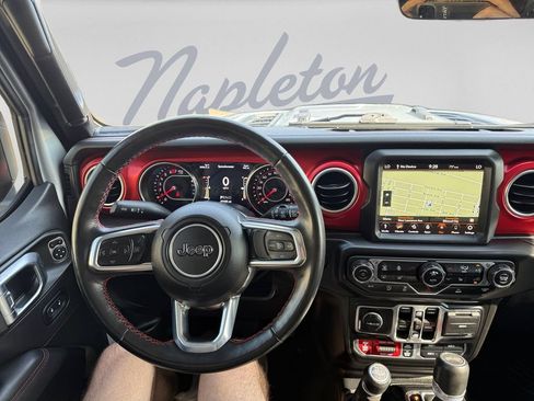 Used 2022 Jeep Wrangler Unlimited Rubicon w/ LED Lighting Group AWD/4WD image 19