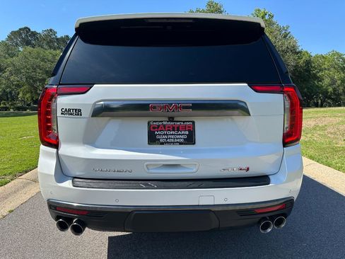 Used 2024 GMC Yukon AT4 w/ Technology Package AWD/4WD image 6