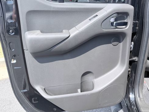 Used 2020 Nissan Frontier PRO-4X w/ Pro-4x Utility Package image 29