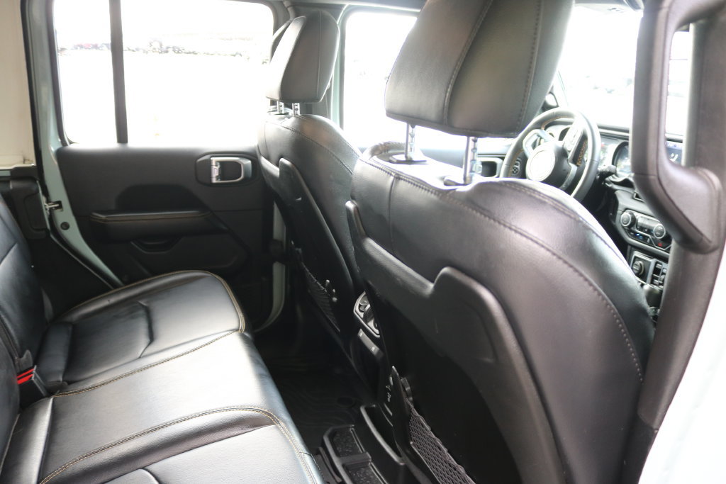Used 2024 Jeep Wrangler Unlimited Sahara AWD/4WD image 18