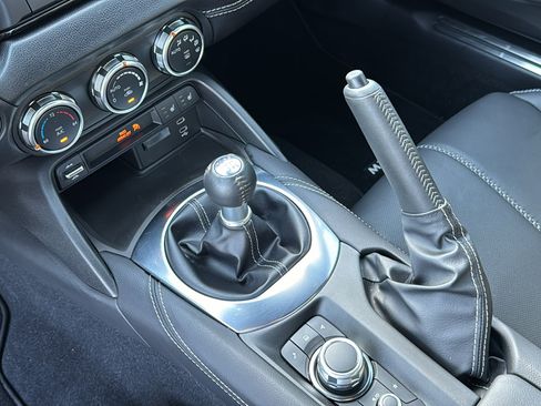 Certified 2025 MAZDA MX-5 Miata RF Grand Touring RWD image 28