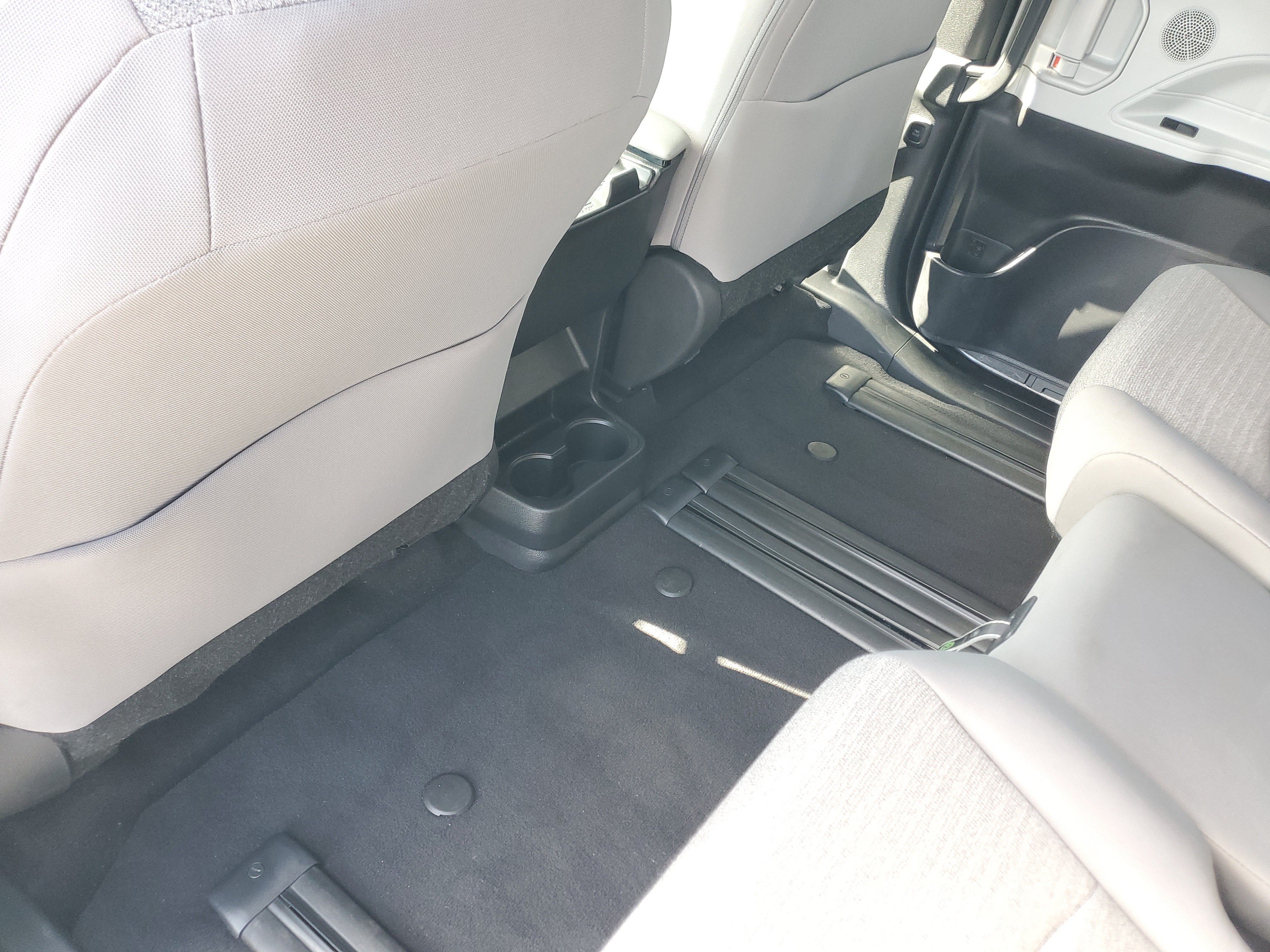 Certified 2025 Toyota Sienna LE FWD image 14