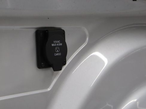 Used 2026 RAM 2500 Laramie AWD/4WD image 33