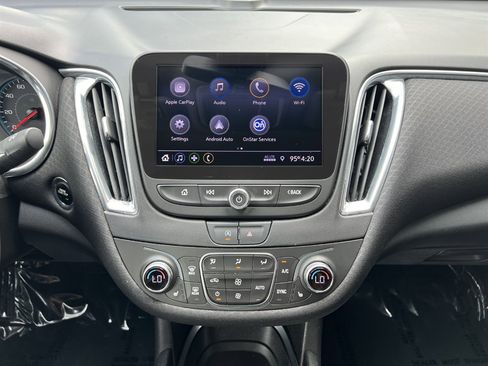 Used 2020 Chevrolet Malibu LT image 21