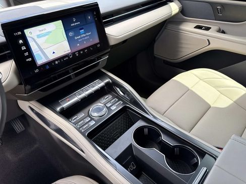 Certified 2024 Lincoln Nautilus Premier AWD/4WD image 24