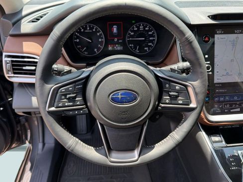 Used 2025 Subaru Outback Touring AWD/4WD image 10
