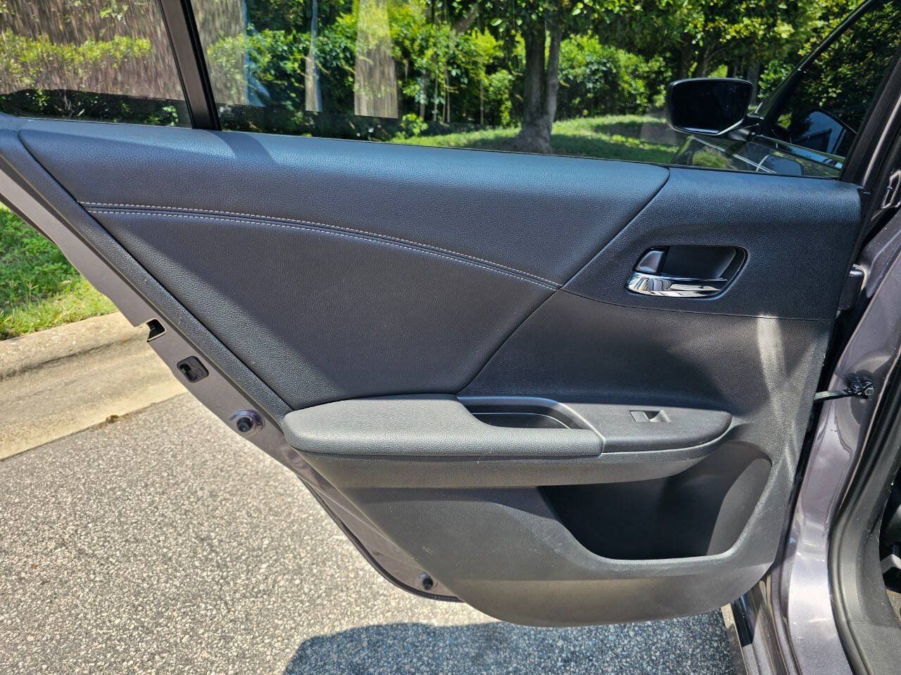 Used 2017 Honda Accord Sport image 22