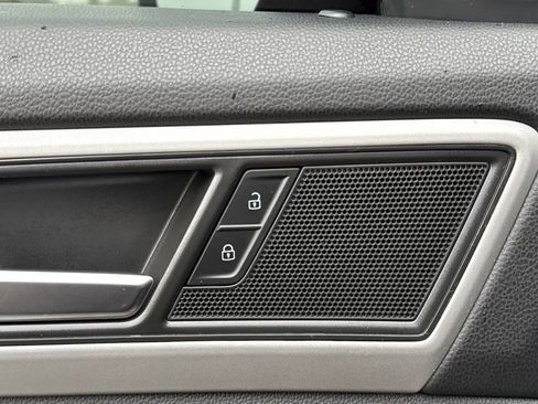 Used 2023 Volkswagen Atlas Cross Sport SEL R-Line image 21