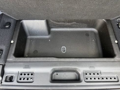 Used 2025 Jeep Wrangler Unlimited Sahara AWD/4WD image 46